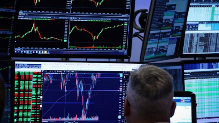 Fed rumours shake markets, Wall Street rises