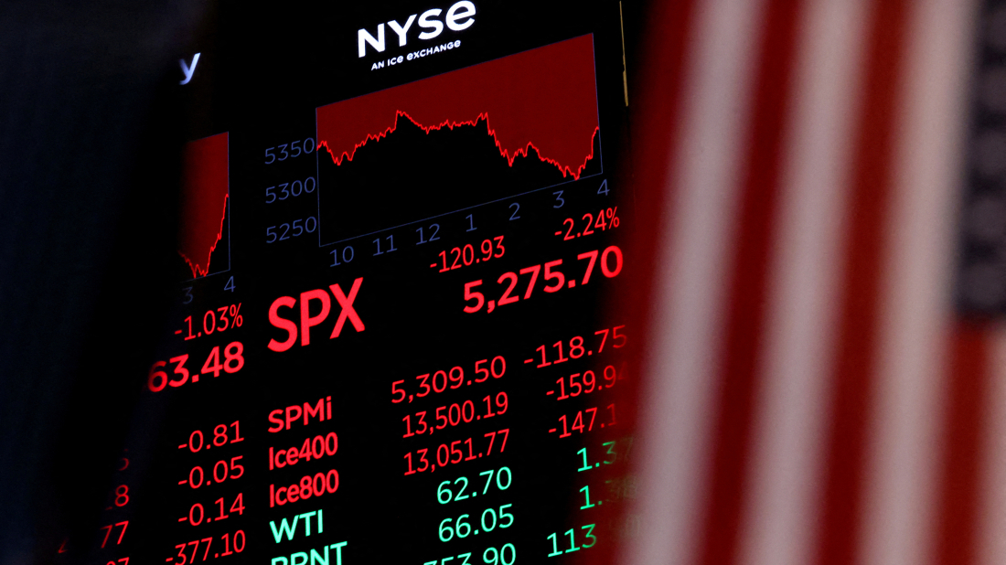 Wall Street ends mostly flat after records, logs third winning week