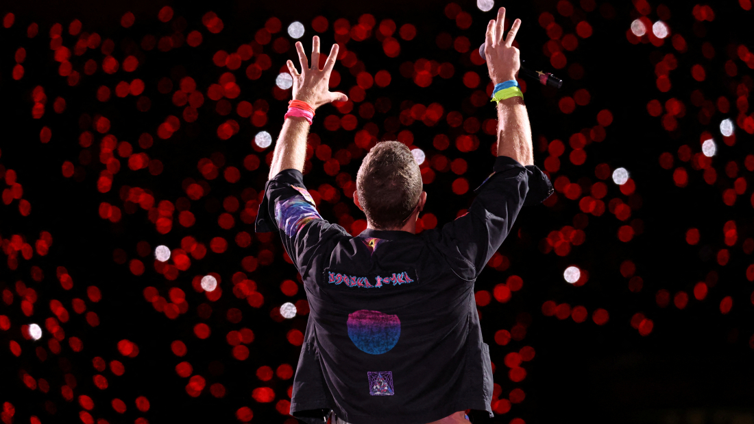Tech CEO caught with company’s HR head on Coldplay kiss cam resigns