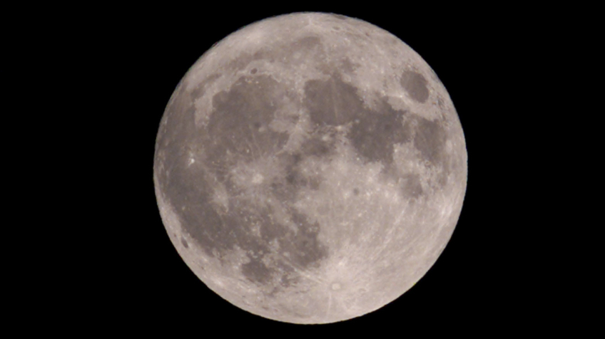 Study finds Moon soil could support human survival in space