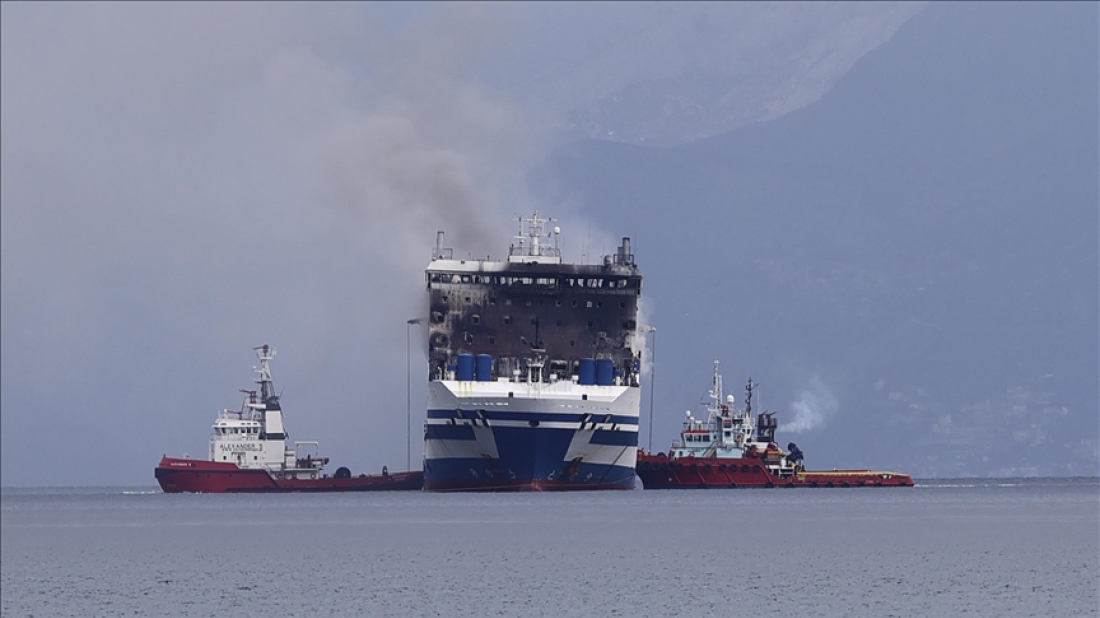 Ferry fire kills 3 people off Indonesia’s North Sulawesi, hundreds rescued