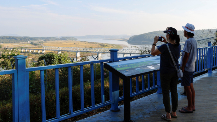 South Korea considers individual tours in bid to improve ties with North Korea