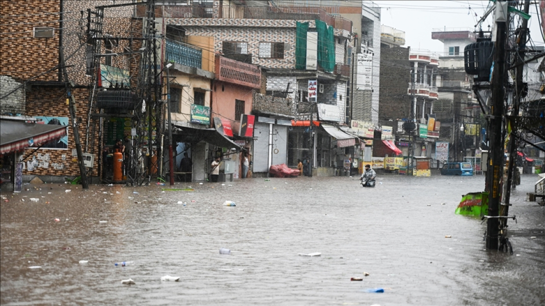 At least 3 tourists dead, 15 missing as floods hit northern Pakistan
