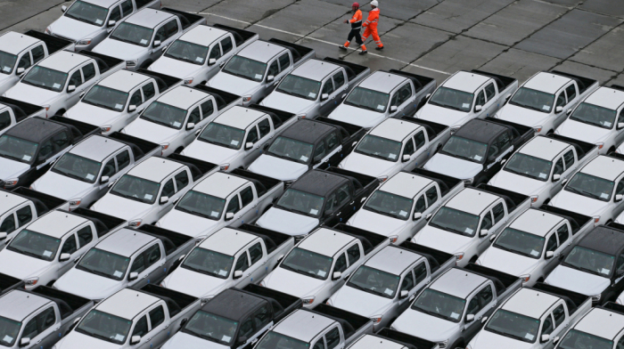 Russia's car imports down 63% in first half of 2025