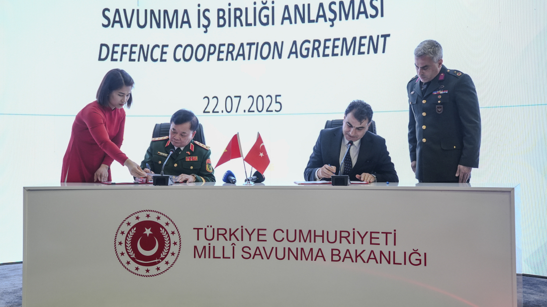 Türkiye and Vietnam sign defence cooperation deal at IDEF 2025