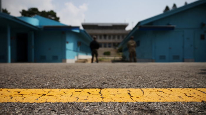 South Korea removes loudspeakers at border in bid to ease tensions with North Korea