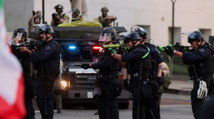 U.S. appeals court keeps bar on Los Angeles federal immigration arrests