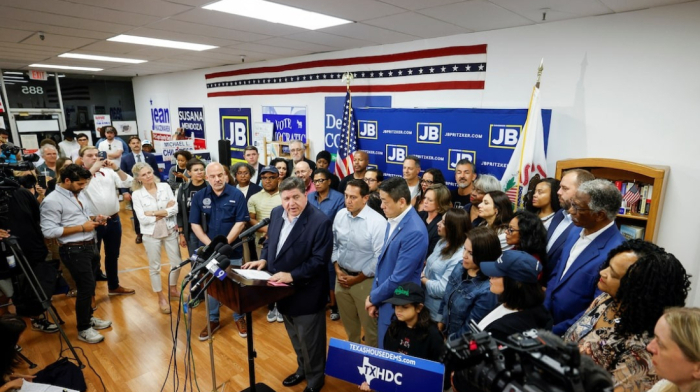 Texas Republicans issue arrest warrants after Democrats flee state to block map vote