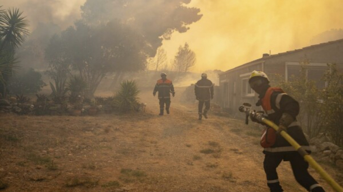France battles its largest wildfire in 80 years for the second day