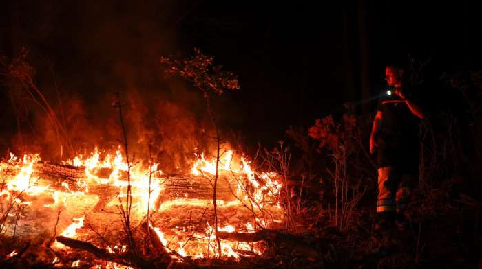 France battles huge wildfire for second day in a row