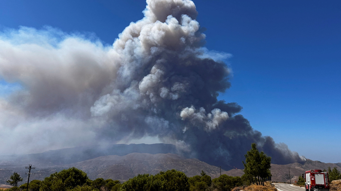 Wildfire near Patras triggers evacuations in Greece