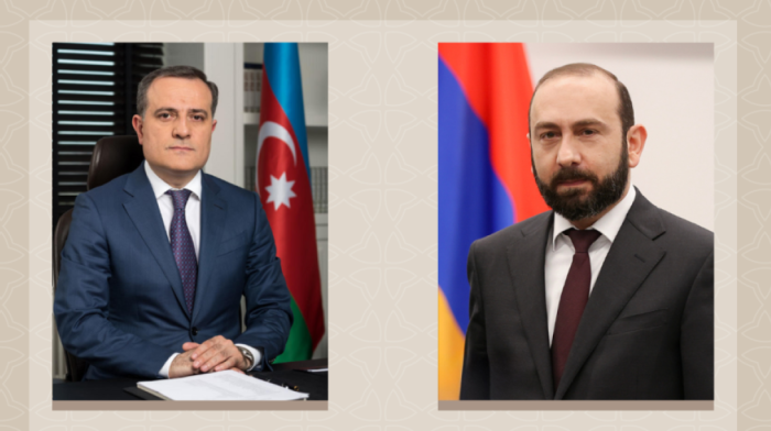 Azerbaijani, Armenian FMs hold phone conversation