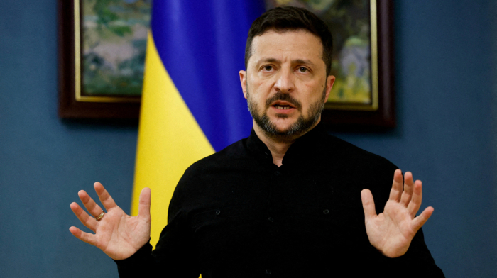 Zelenskyy warns of Russian advances ahead of Trump-Putin summit