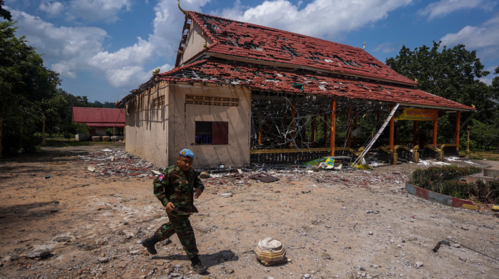 China urges Cambodia, Thailand to restore peace at border