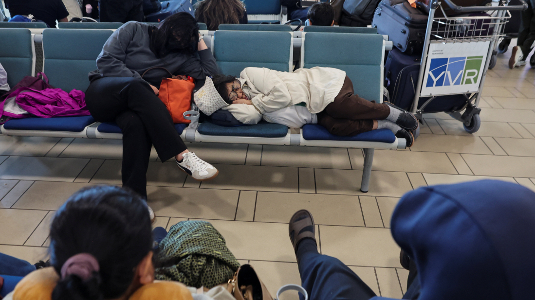 Air Canada grounds all flights as 10,000 flight attendants strike