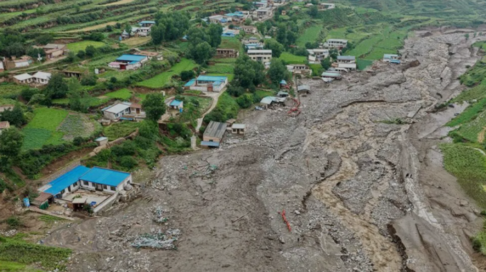 Northern China flash flood kills 8, Xinhua reports