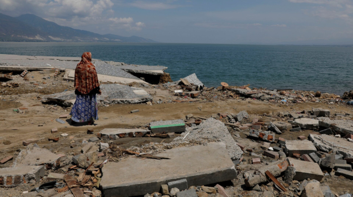 Magnitude 5.8 earthquake strikes Sulawesi, injuring 29
