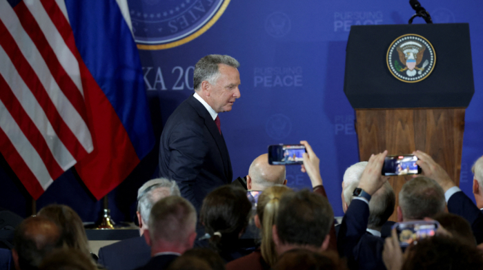 Trump considers NATO-style guarantees for Ukraine as Russia signals openness