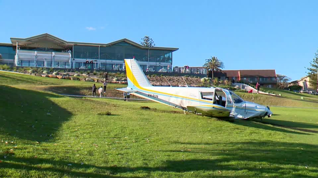 Plane makes emergency crash landing on Sydney golf course