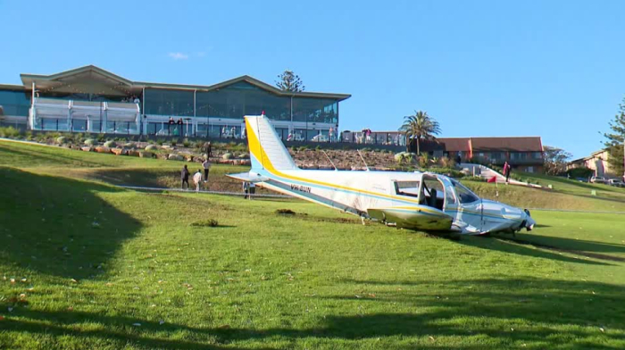 Plane makes emergency crash landing on Sydney golf course