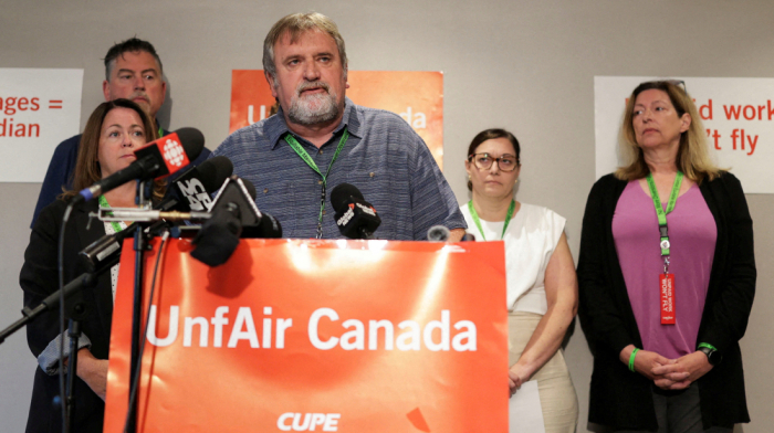 Air Canada, cabin crew union hold first talks since strike began