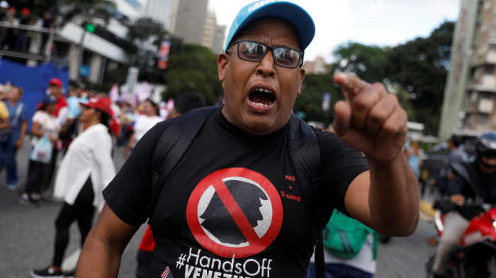 Maduro mobilises rebel groups against U.S. military build-up along Venezuelan coast
