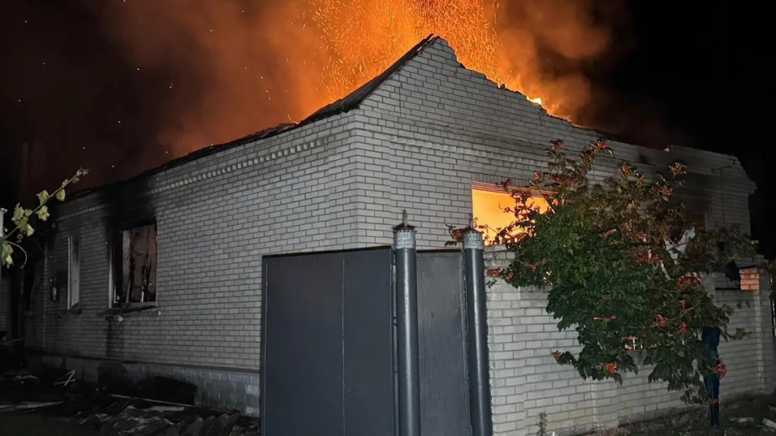 Russian drone strike injures 12 people in Okhtyrka as regional talks continue