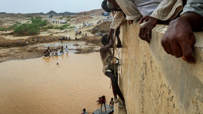 Sudan floods kill 14 people and destroys hundreds of homes