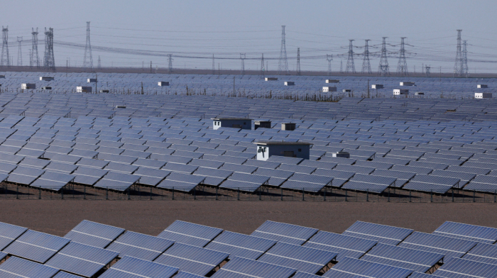 Egypt, UAE, and Bahrain sign $220 million solar energy project with China