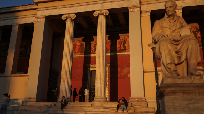 Greece opens higher education to private institutions