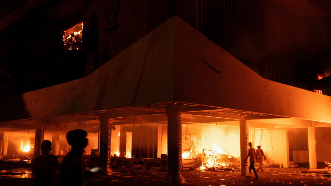 Indonesia's president cancels China trip as protests continue