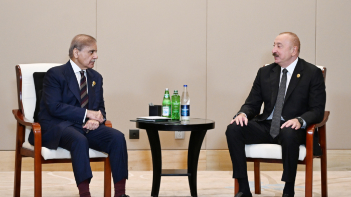 Azerbaijani President Ilham Aliyev meets Pakistan's Prime Minister in Tianjin