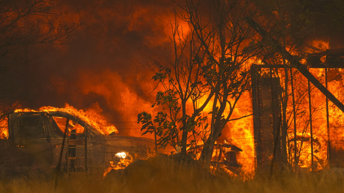 Wildfires blaze across California Gold Country, ravage historic town