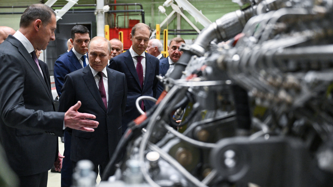 Putin urges stronger push on rocket and aircraft engine development