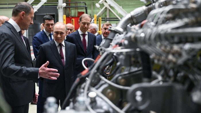 Putin urges stronger push on rocket and aircraft engine development
