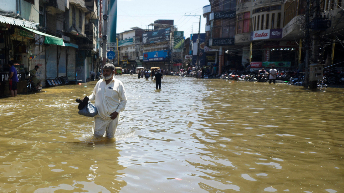 Boat capsizes in Pakistan floods, killing at least 5