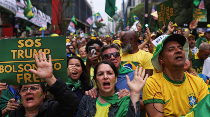 Bolsonaro supporters rally ahead of Brazil coup trial verdict