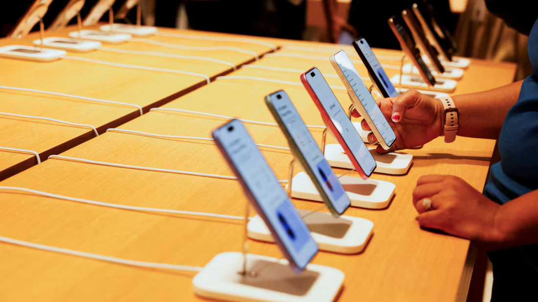 Apple event starts, expected to feature a slimmer iPhone