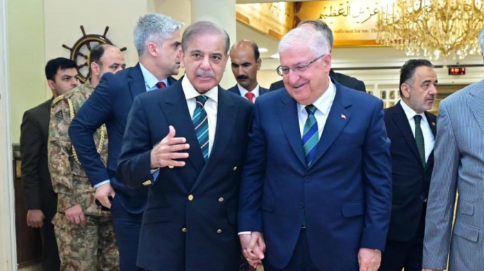Türkiye’s defence minister meets with Pakistan’s prime minister