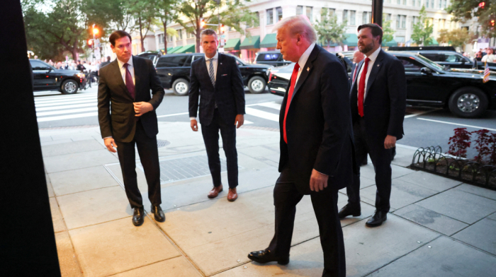 Pro-Palestinian protesters interrupt Trump dinner in DC