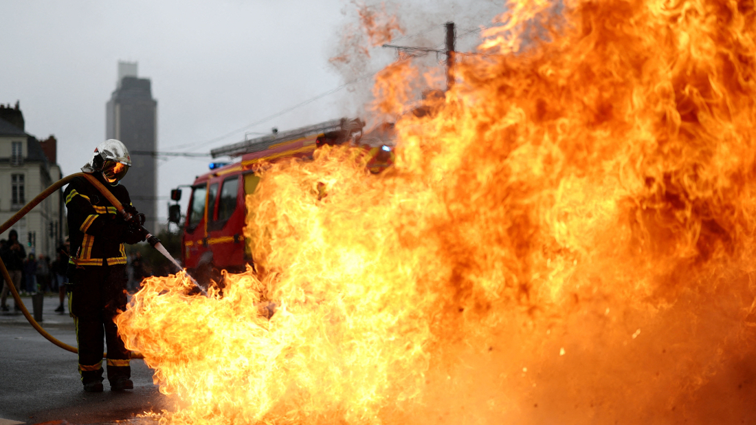 Fire breaks out in central Paris restaurant amid nationwide protests