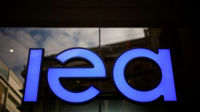 World oil market to see higher surplus after OPEC+ hike, IEA says