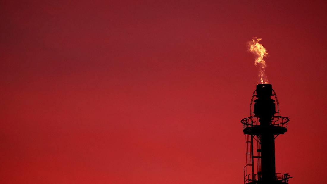 Canada mulls ending oil emissions cap under new climate plan