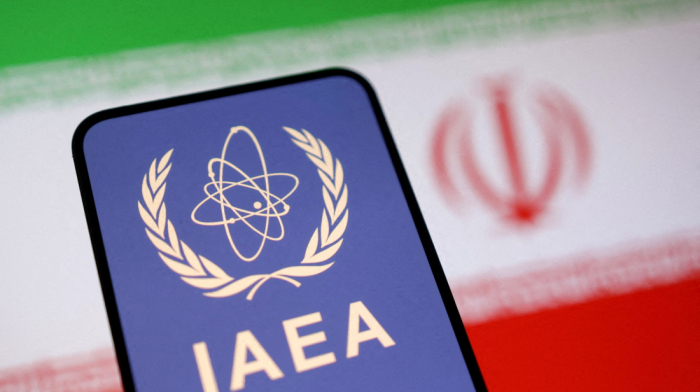 Iran ups N-talks with E3, proposes resolution at IAEA