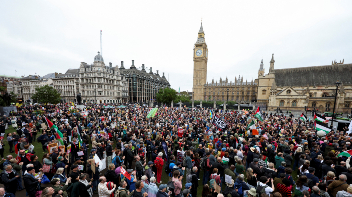 Anti-Trump protests erupt in London during royal welcome
