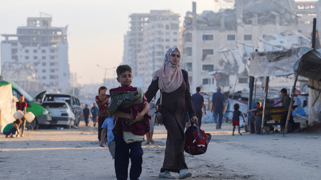 Palestinian flee Gaza City overnight amid Israeli miliary operations
