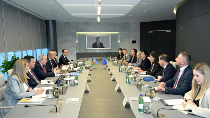 Jabbarov Meets EU Commissioner to Strengthen Trade and Transport Ties