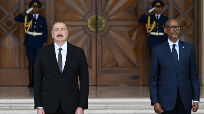 President Ilham Aliyev welcomes President Paul Kagame to Azerbaijan on official visit