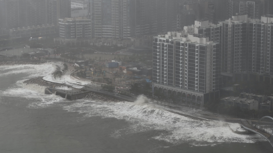 Heavy rain and winds hit Hong Kong as typhoon Ragasa approaches
