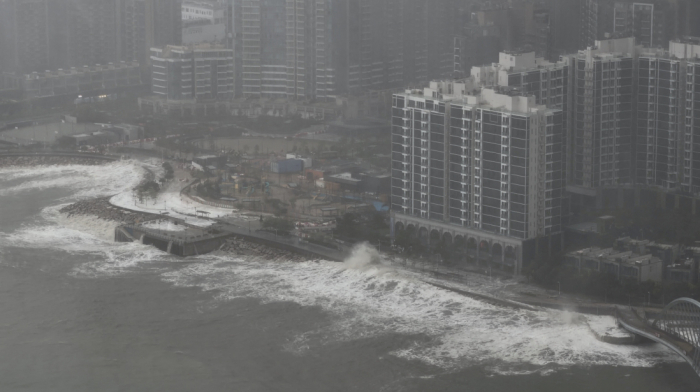Heavy rain and winds hit Hong Kong as typhoon Ragasa approaches